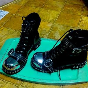 Jeffrey Campbell‘s A rare find never worn beautifully shoes